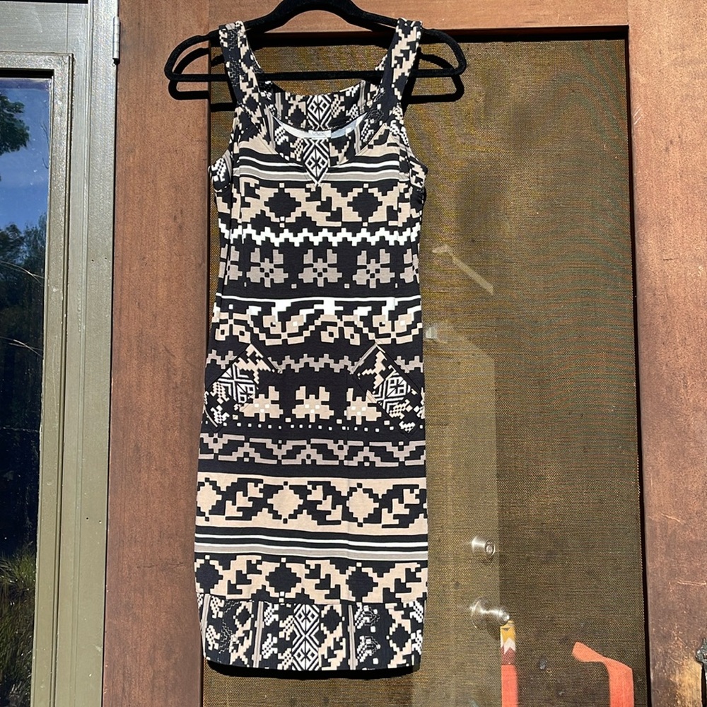 Cache geometric pattern dress